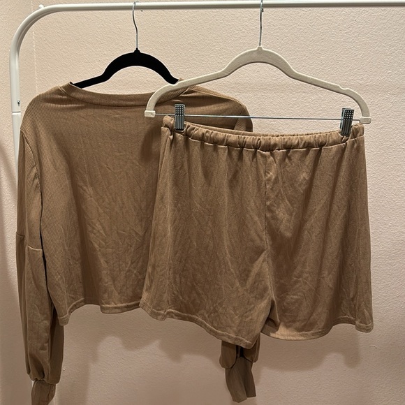 2 Piece Lounge Set - Picture 7 of 8